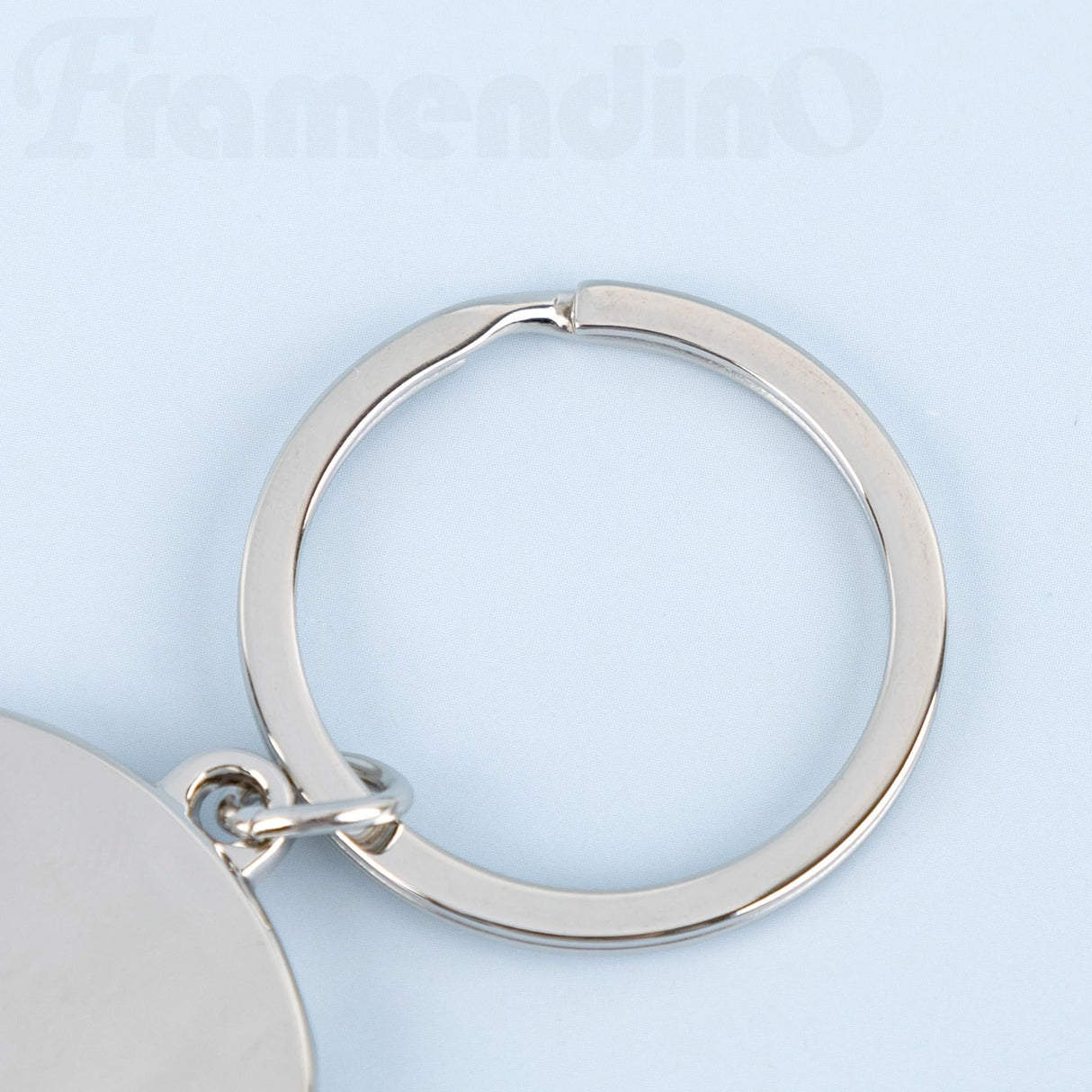 Framendino, 4 Pack Sublimation Keychain Blanks Metal Heat Transfer Keychains Personalized Locked Photo Tray for DIY Crafts Picture Framendino