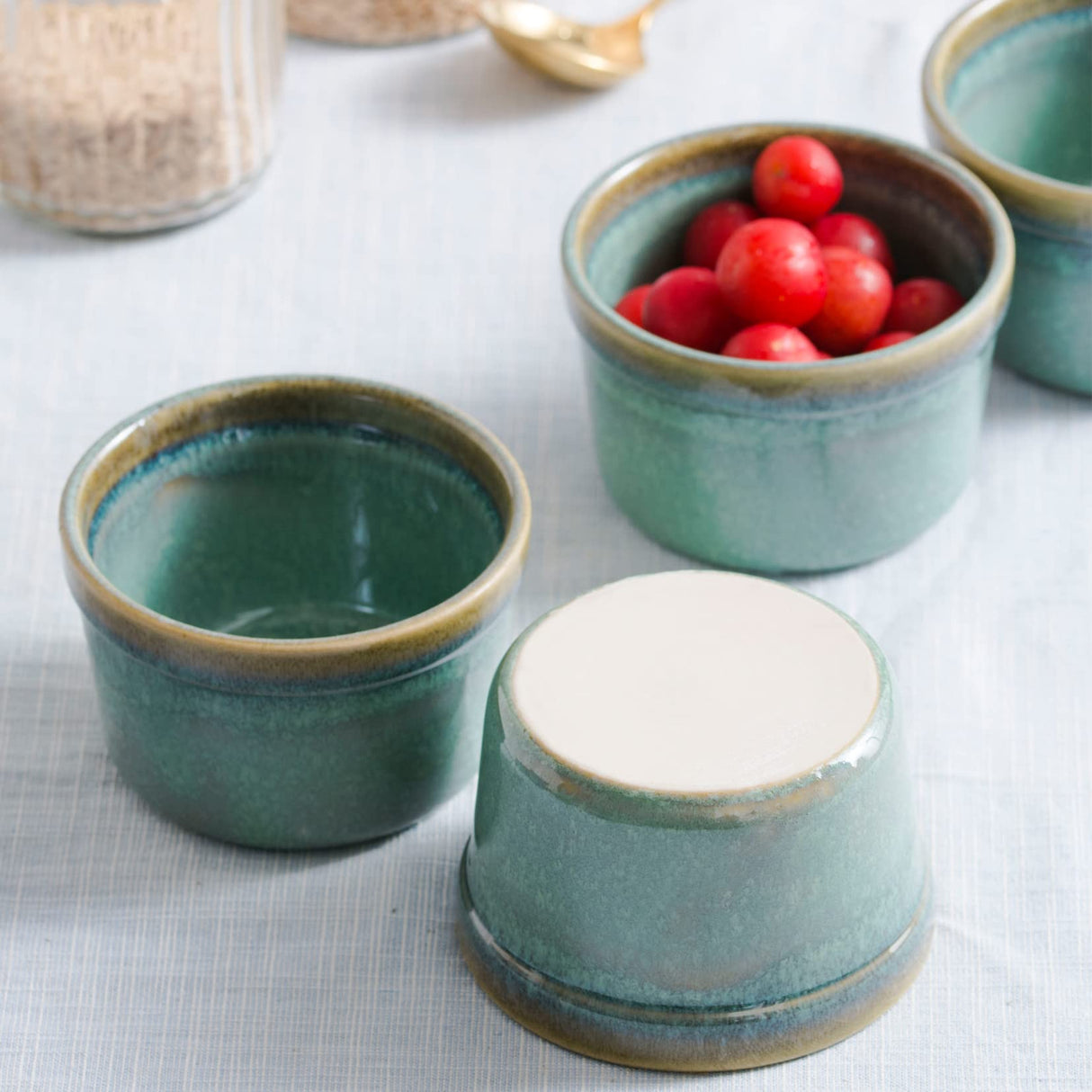 Ramekins 8 oz Oven Safe for Creme Brulee, Souffle Dishes - Ceramic Baking Bowls Set of 4 for Pudding Cups, Custard, Ice Cream, Dips and Appetizers - Light Green HENXFEN LEAD