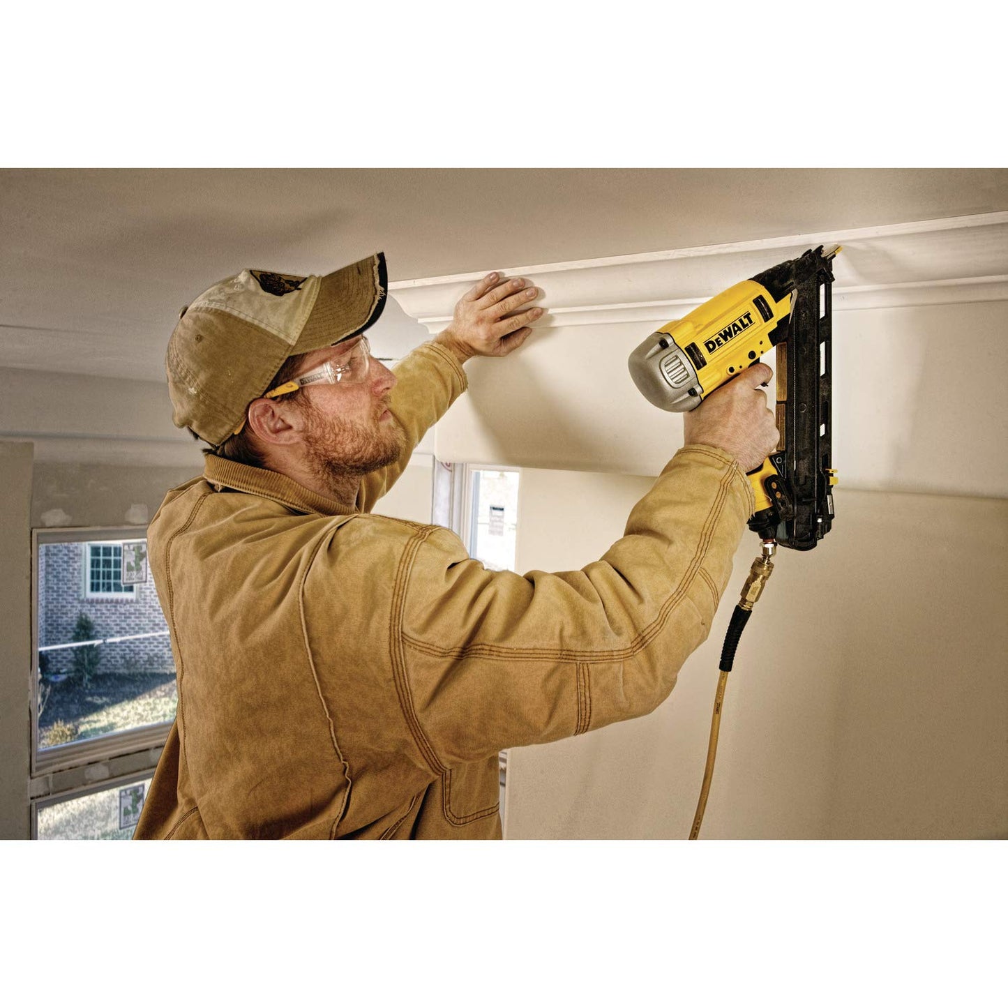 DEWALT Pneumatic Finish Nailer, 15-Gauge, 1/4 in., Corded (DWFP72155) - WoodArtSupply