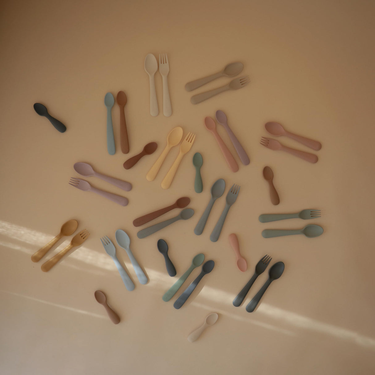 mushie Silicone Baby Feeding Spoons | 2 Pack (Cambridge Blue/Shifting Sand) mushie