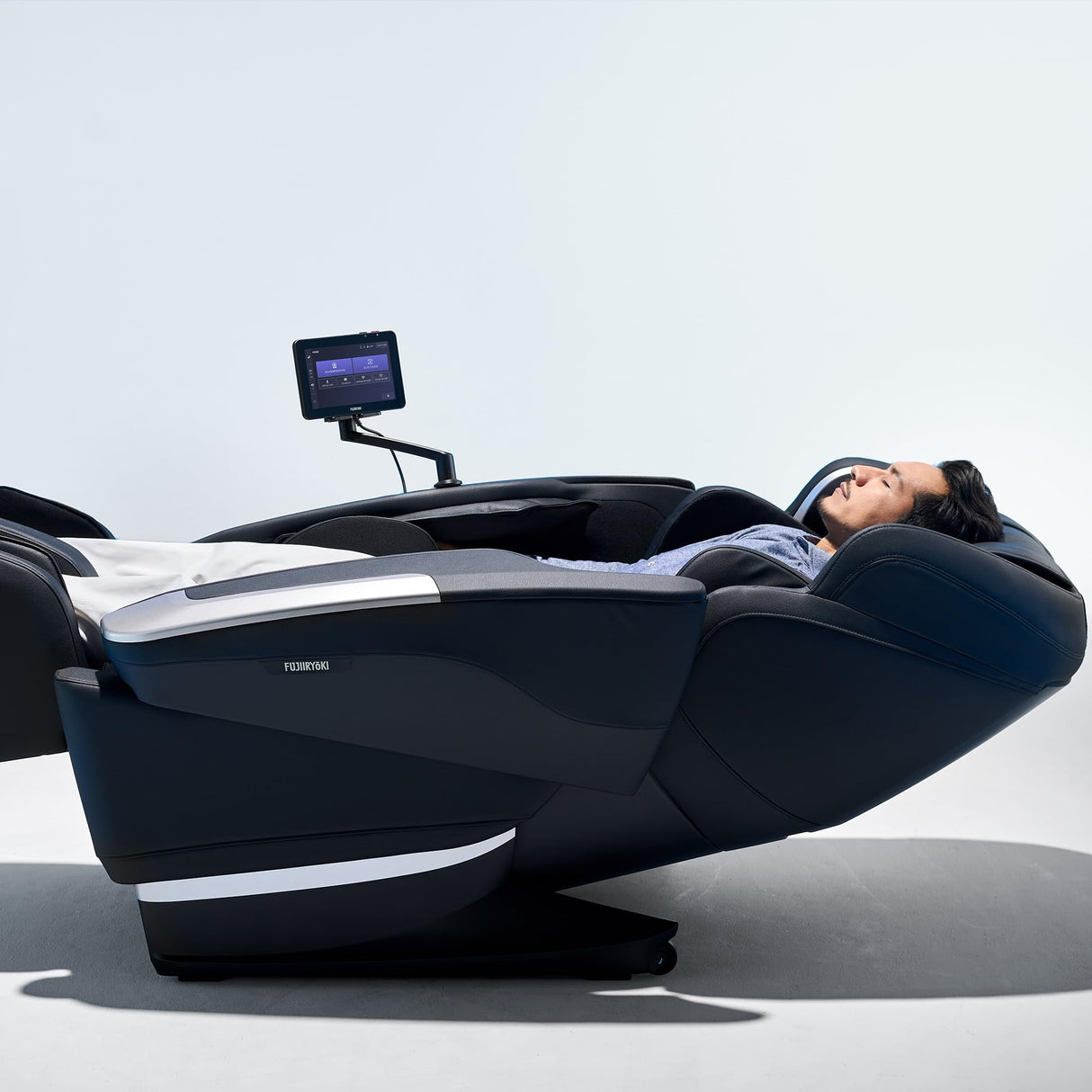 FUJIIRYOKI Cyber Relax Ai 5D Massage Chair - Advanced Massage Technology, Relaxing, Therapeutic, Home & Office, Stainless Steel Base, Polyurethane Foam, Accommodates 6'4" (Cream) FUJIIRYOKI