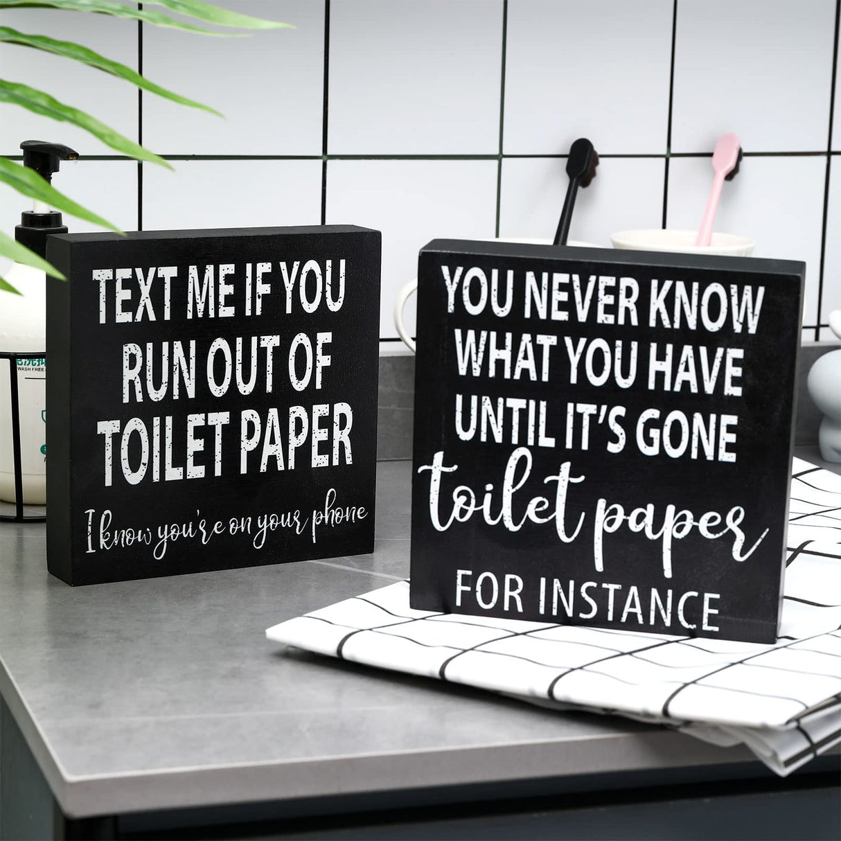 2 Pieces Funny Farmhouse Bathroom Signs Decor Classic Wooden Box Sign Rustic Toilet Paper Sign Guest Restroom Wooden Wall Art for Home Bathroom Toilet Decoration, 6 x 6 Inch (Vivid Style) Jetec