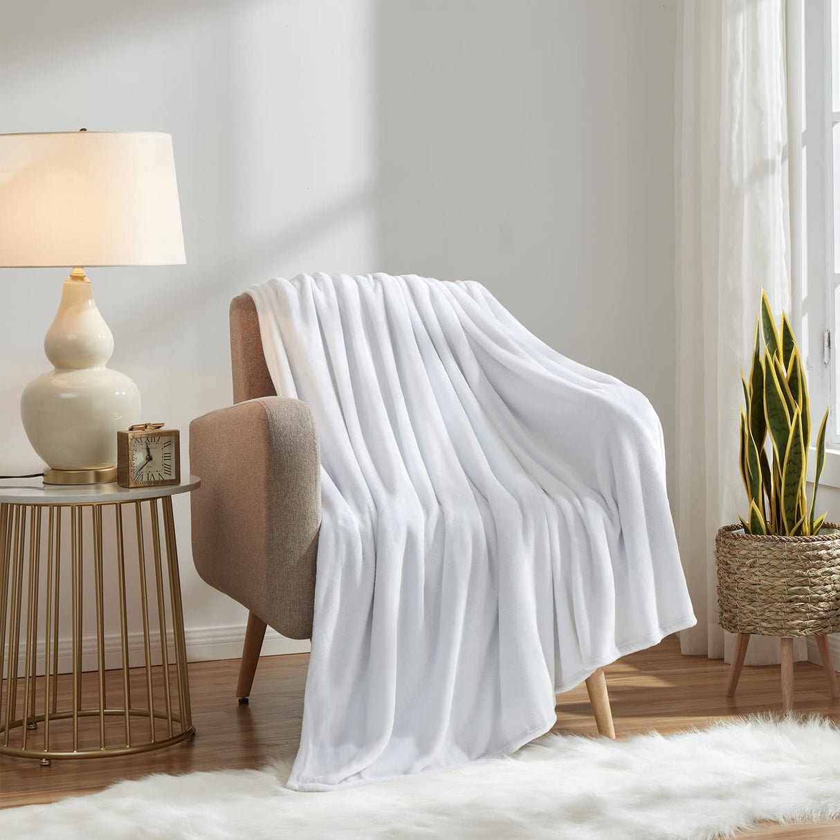 KMUSET Fleece Blanket Throw Size White Lightweight Super Soft Cozy Luxury Bed Blanket Microfiber KMUSET