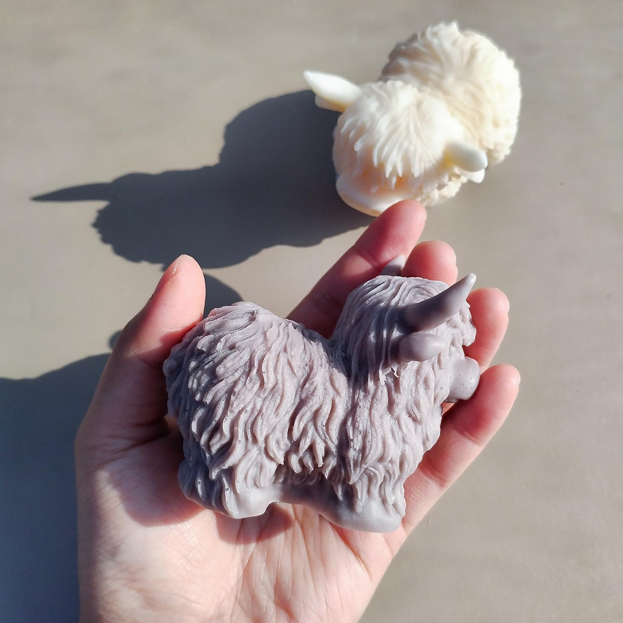 Wehous Highland Cow Silicone Molds, 3D Cow Resin Candle Soap Molds, Unique Animal Mold for Chocolate Fondant Cake Decorating, Keychain Jewelry Pendant Car Freshie Wall Hanging Mold Art Craft Decor Wehous