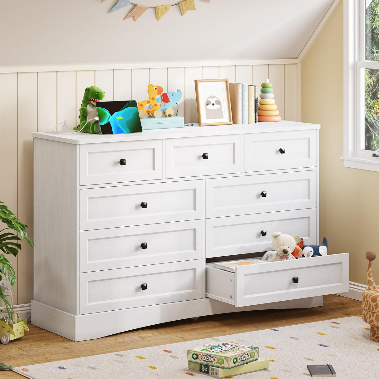 Hasuit White Bedroom Dresser with 9 Drawers, 51.2" Large Drawer Dresser with Charging Station, Wide Farmhouse Dresser Chest of Drawers, Wooden Storage Tower Organizer Dresser for Bedroom, Living Room Hasuit
