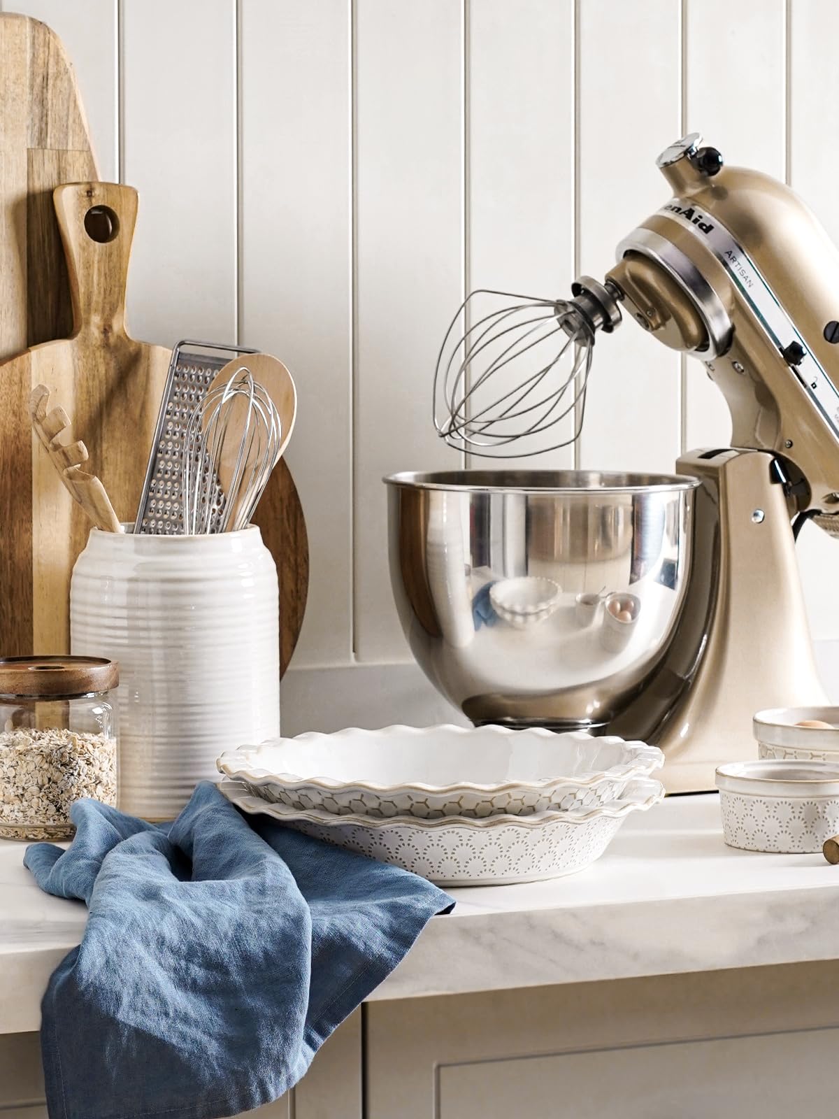 LE TAUCI Pie Pans for Baking 9 Inch, Ceramic Pie Plate for Apple Pie, Round Baking Dish Oven Safe, Embossment Housewarming Wedding Present - 36 OZ, Set of 2, Fireworks + Honey Comb, Arctic White LE TAUCI