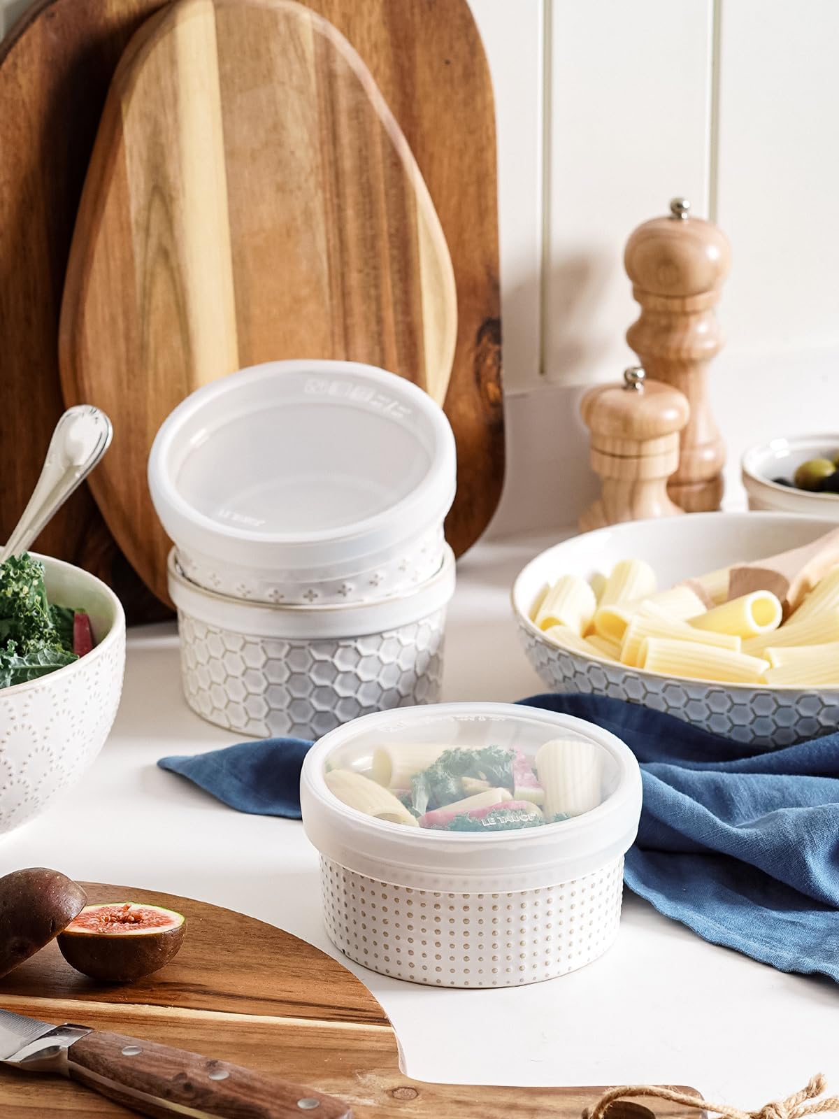 LE TAUCI Ramekins with Lids, 12 oz Ramikin Set for Creme Brulee, Souffle, Dipping Sauce, Ceramic Food Storage Container - 5 inch, Set of 4, Arctic White LE TAUCI