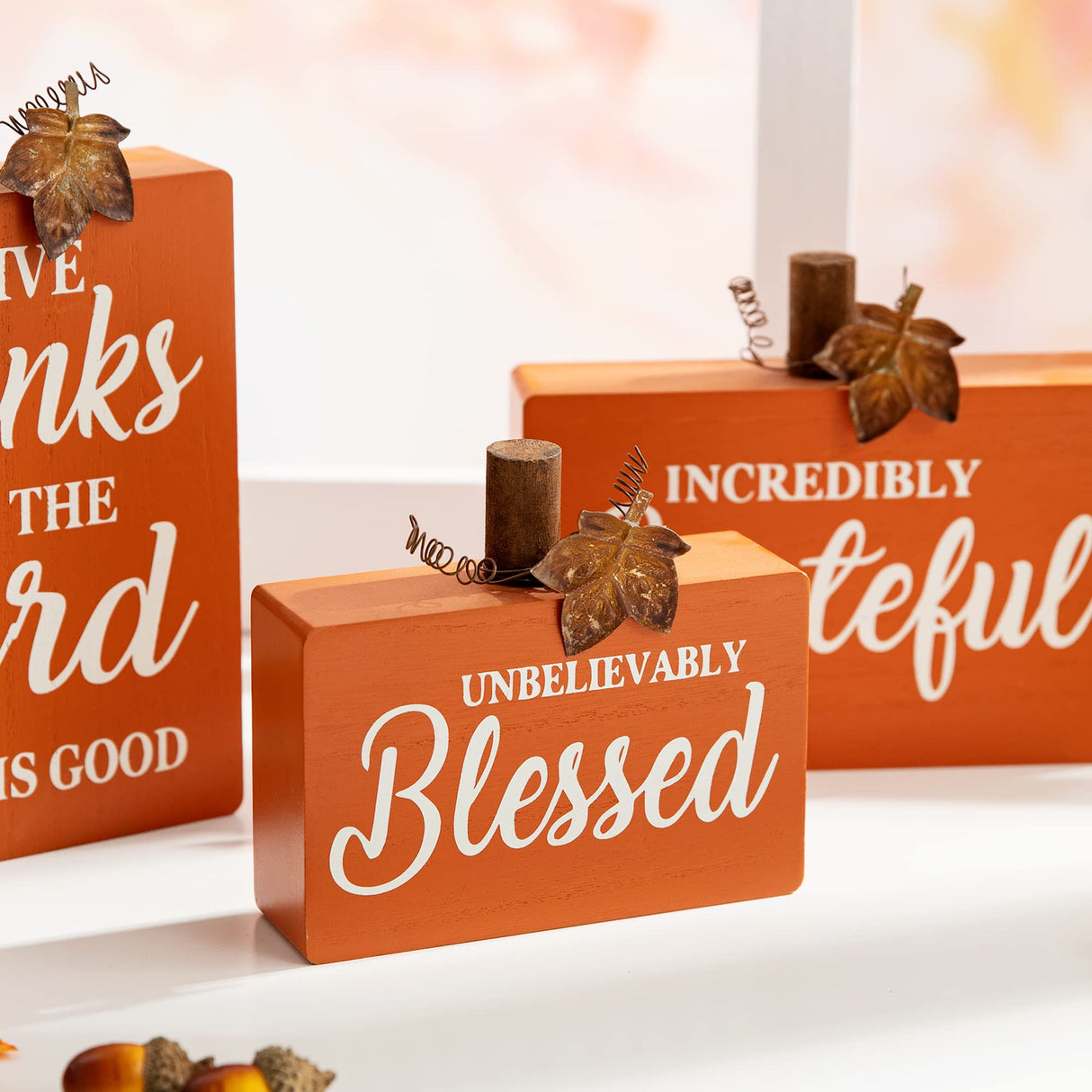 Glitzhome 3 Pack Fall Wooden Table Signs Farmhouse Thanksgiving Signs Blocks for Table Decorations Give Thanks to The Lord Thanksful Grateful Blessed Centerpiece Table top Signs for Tiered Tray Decor Glitzhome