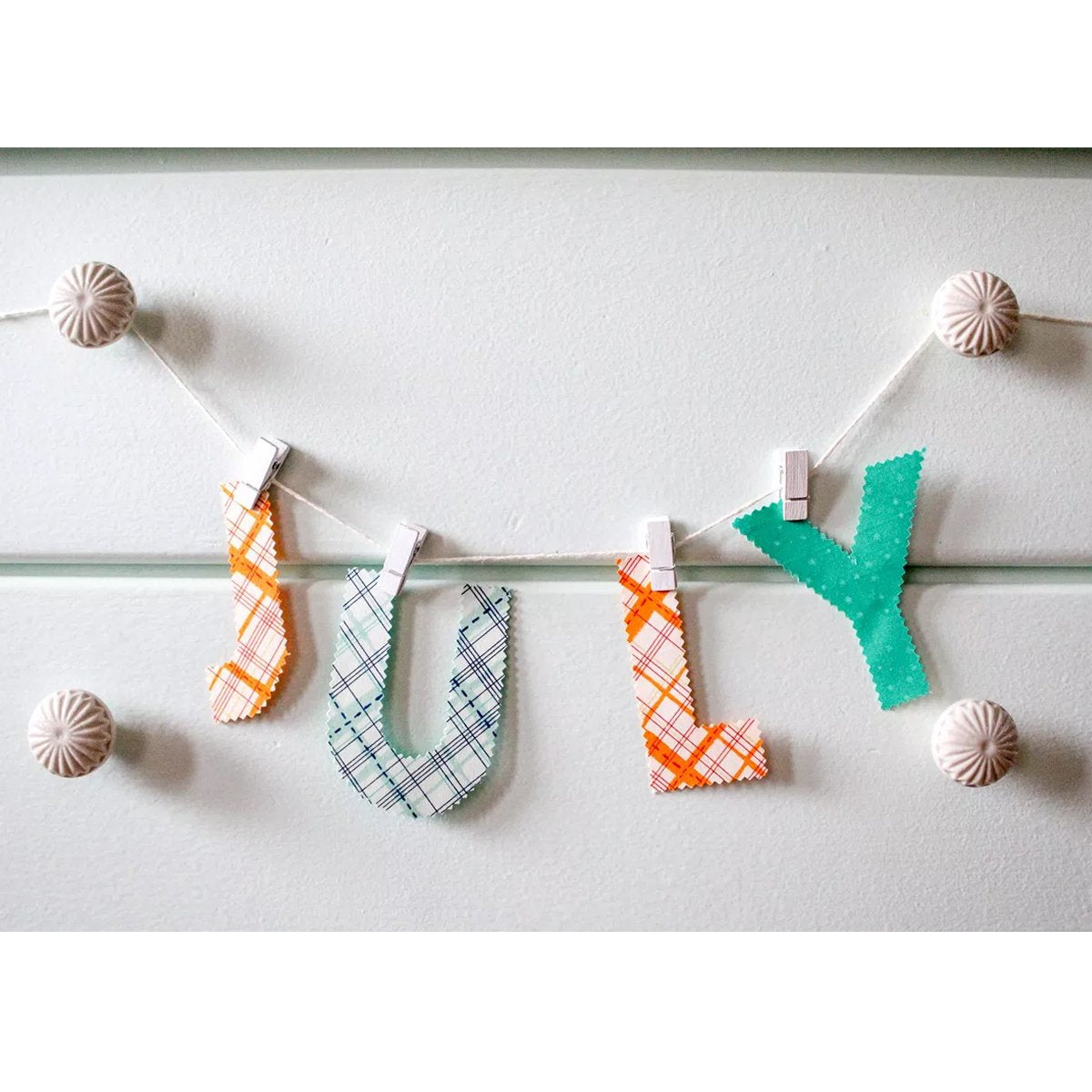 HeatnBond UltraHold Iron-On Adhesive, 17 Inches x 1 Yard HeatnBond