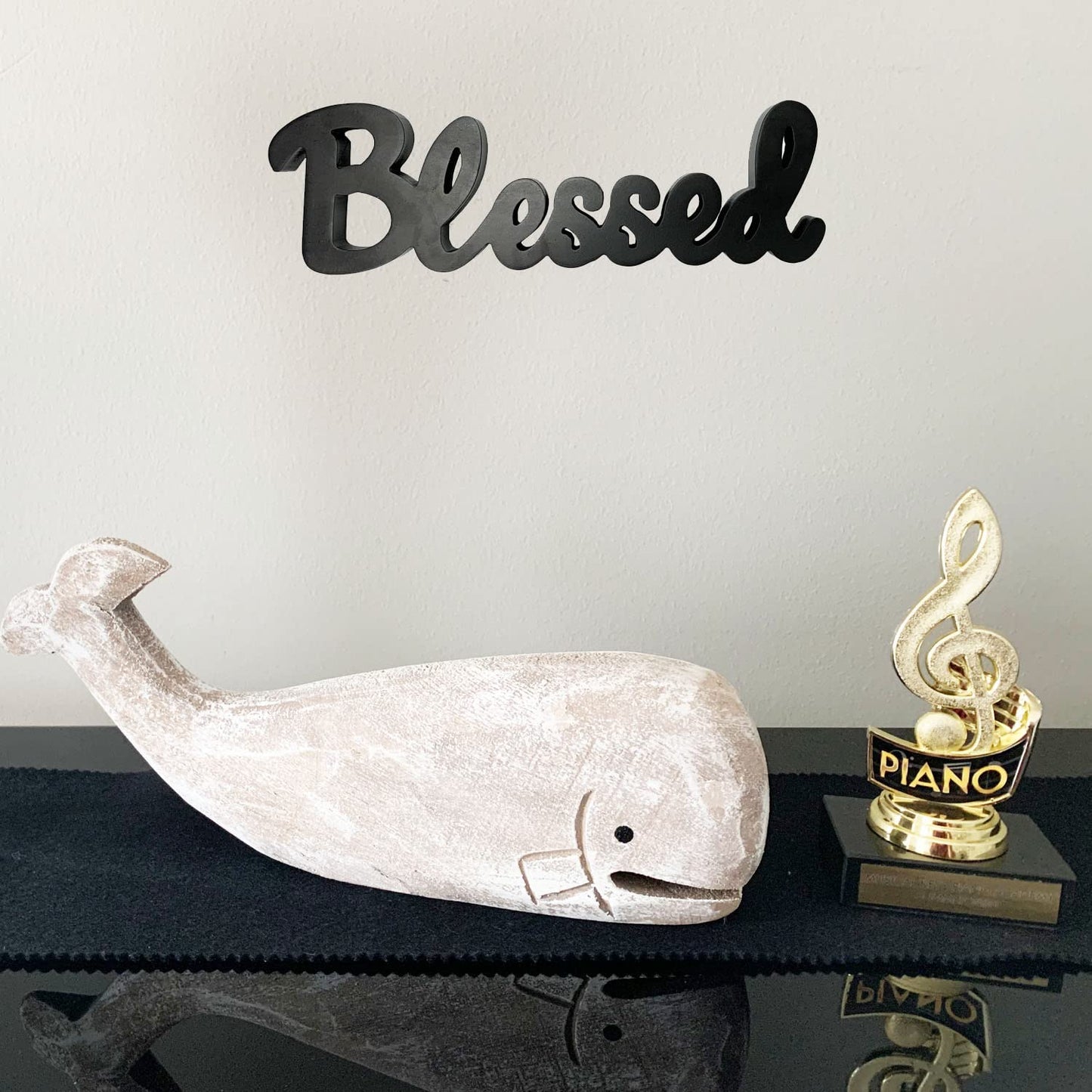 GAPLUM Rustic Wooden Carved Whale Tabletop Statue, Rustic Wooden Decorative Whale Figurine Carving Sculpture, Wooden Whale Nautical Ocean Beach Coastal Themed Home Decor-12''L