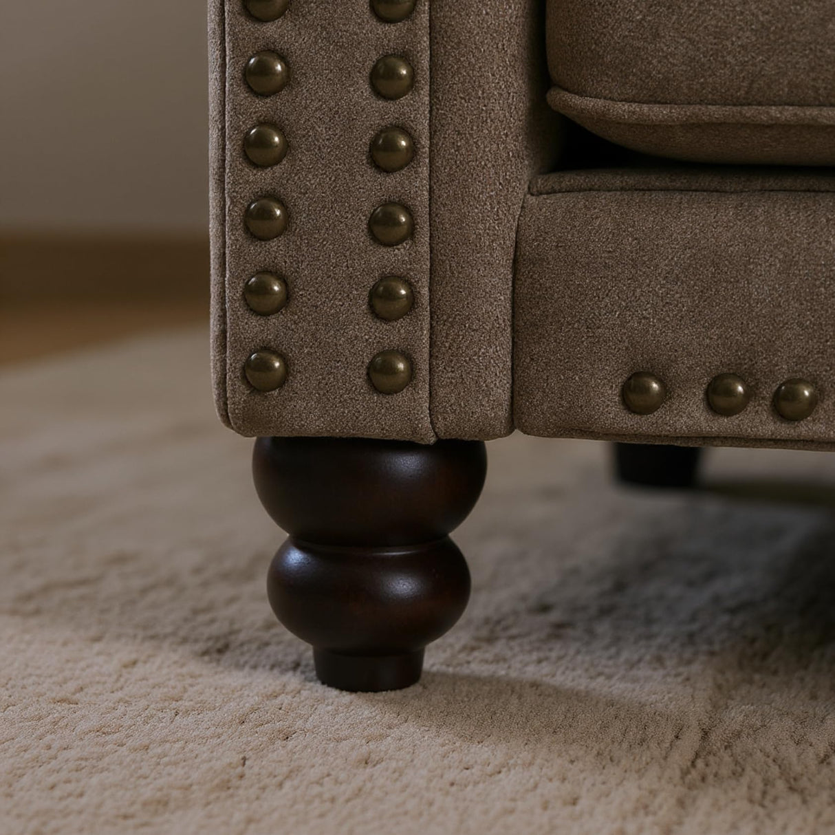 Sivoey Nailhead Armchair, Rolled Arms Accent Chair for Living Room, Single Sofa Chair with Springs Seat Cushion & Wooden Legs, Mid-Century Armchair for Apartment, Office, Farmhouse, Light Brown Sivoey