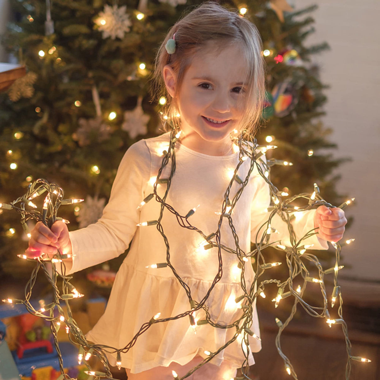 Christmas Lights, 150 Count 29 FT Christmas Mini String Lights, Green Wire Fairy Light, 120V UL Certified Connectable Xmas Tree Light for Patio, Holiday, Party, Outdoor Indoor Decoration, Warm White LJLNION