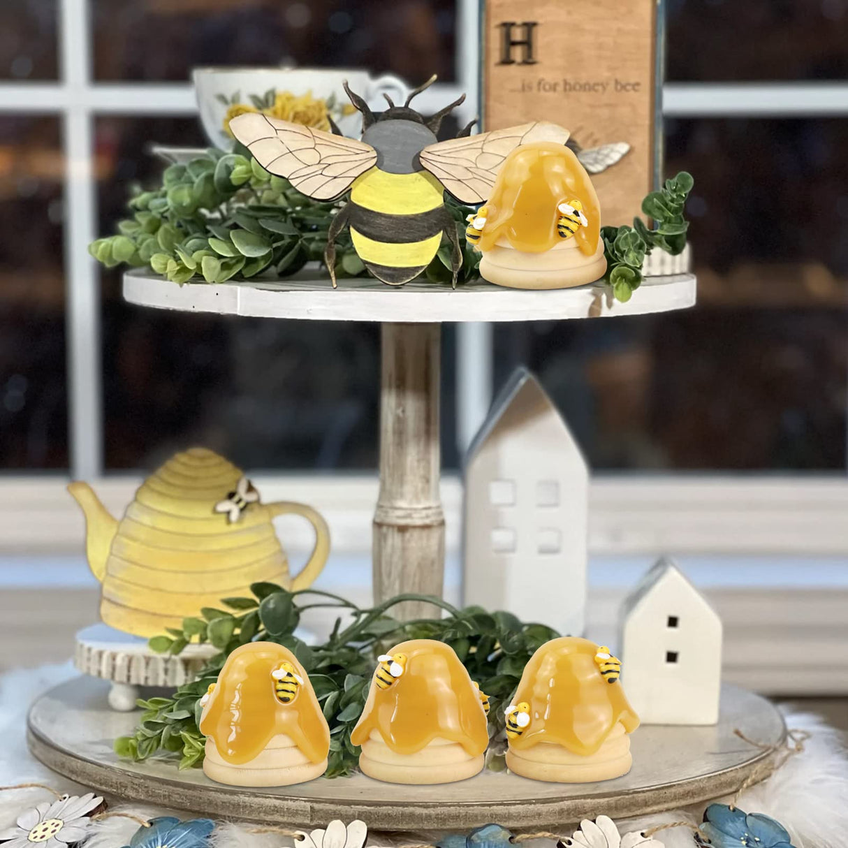 Howogee Wood Beehive Decor Farmhouse Bee Tiered Tray Display Spring Summer Bumble Bee Skep Nursery Home Decorations, 4 PCS Howogee