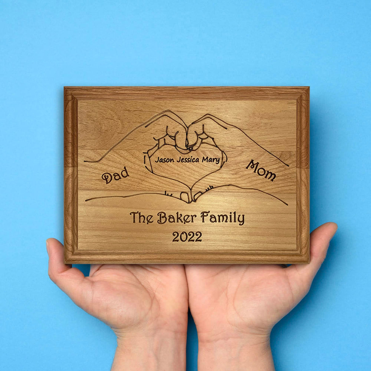 CHEERZEER CUSTOMIZE Family Wood Plaque With Heart - Custom Wood Gift for Christmas Family Mom Grandma, Christmas Wall Sign CHEERZEER CUSTOMIZE