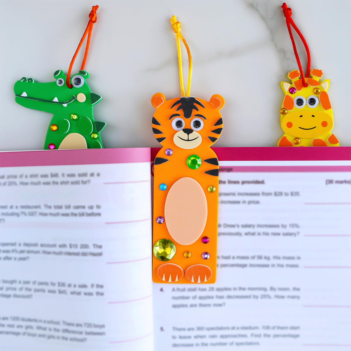 Winlyn 32 Sets Jungle Animal Craft Kits DIY Jungle Safari Zoo Wild Animal Bookmarks Decorations Art Sets Tiger Lion Zebra Foam Stickers for Kids Classroom Activities Reading Rewards Party Favors Winlyn