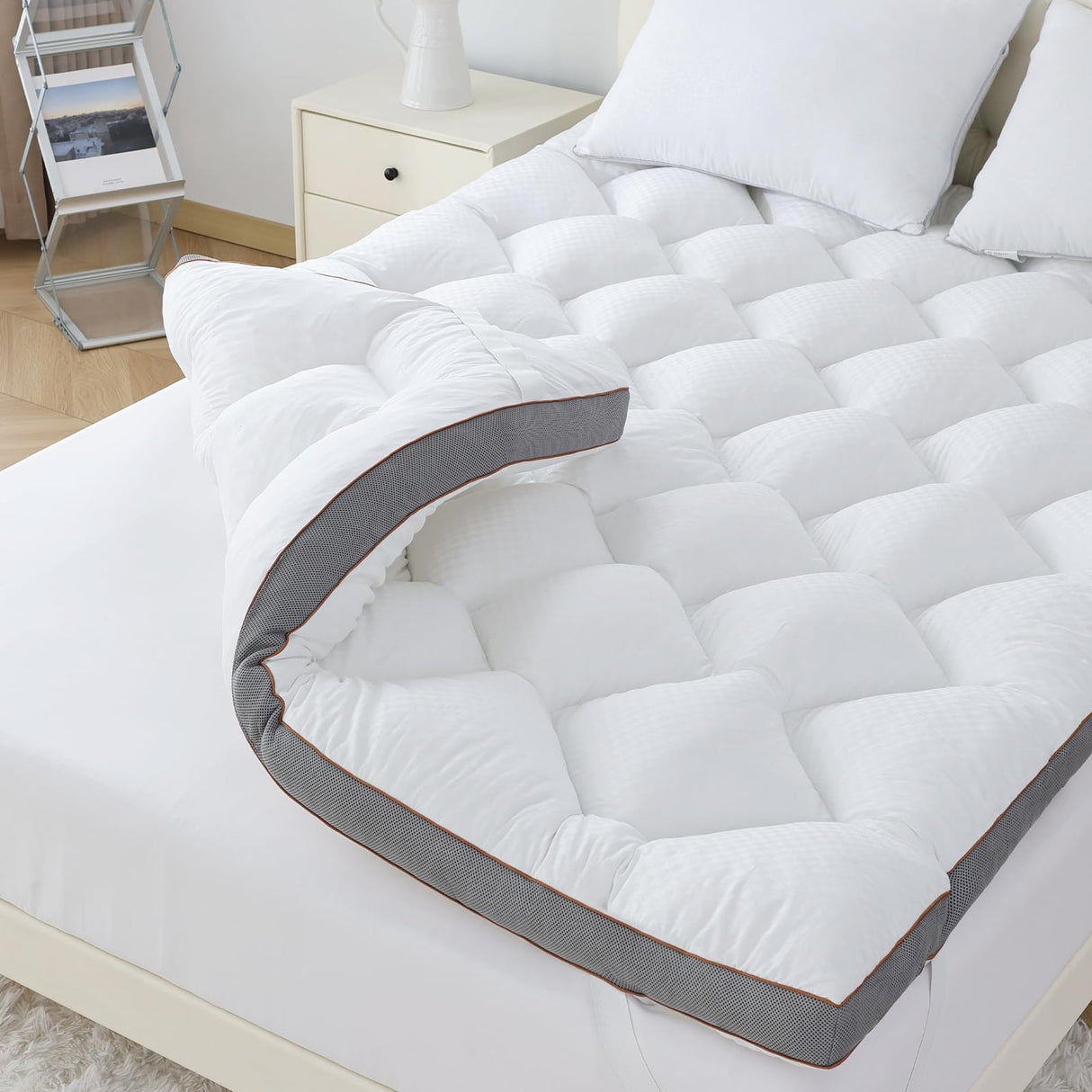 WhatsBedding 3 Inch Memory Foam Mattress Topper Full, Extra Soft Pillow Top Mattress Topper with Breathable Air Mesh Sides, 1700GSM Fluffy Shredded Memory Foam Filled & Thicked Down Alternative-Lined WhatsBedding