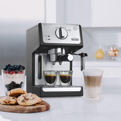 De'Longhi 15-Bar Pump Espresso Machine with Manual Milk Frother for Latte, Cappuccino, Black, ECP3420