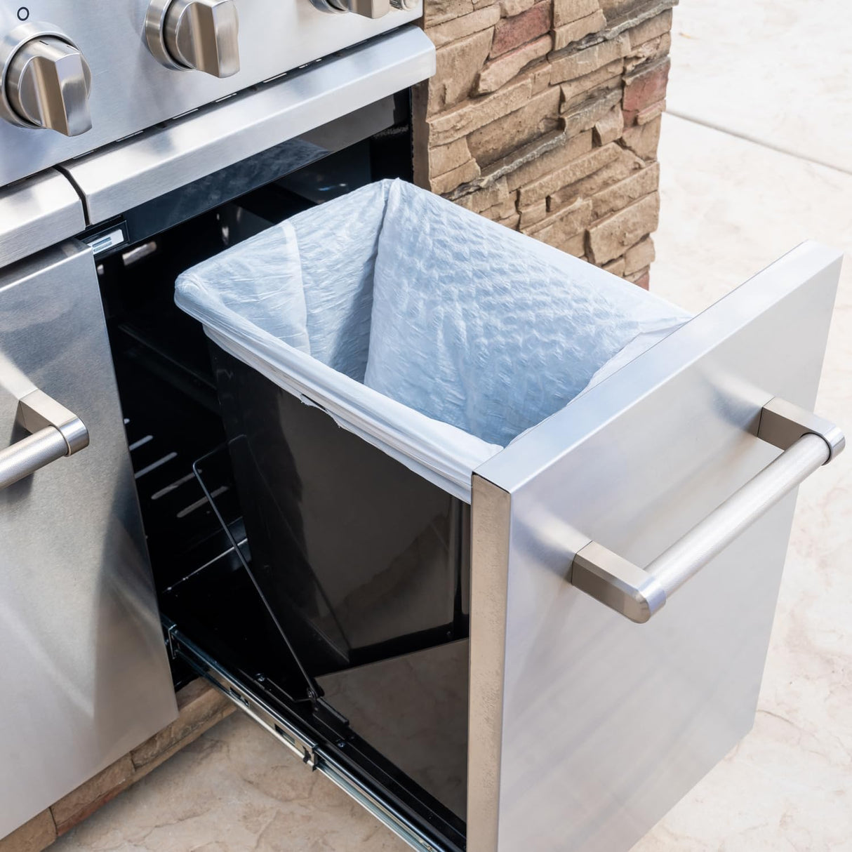 Spire 5-Burner Built-in Propane Gas Stone Island Grill w/Rear Burner, 63,000BTUs, 758 sq.in. Cooking Area, Convertible to Natural Gas, Pullout Trash Bin, 2 Halogen Light - 860-0032 Spire