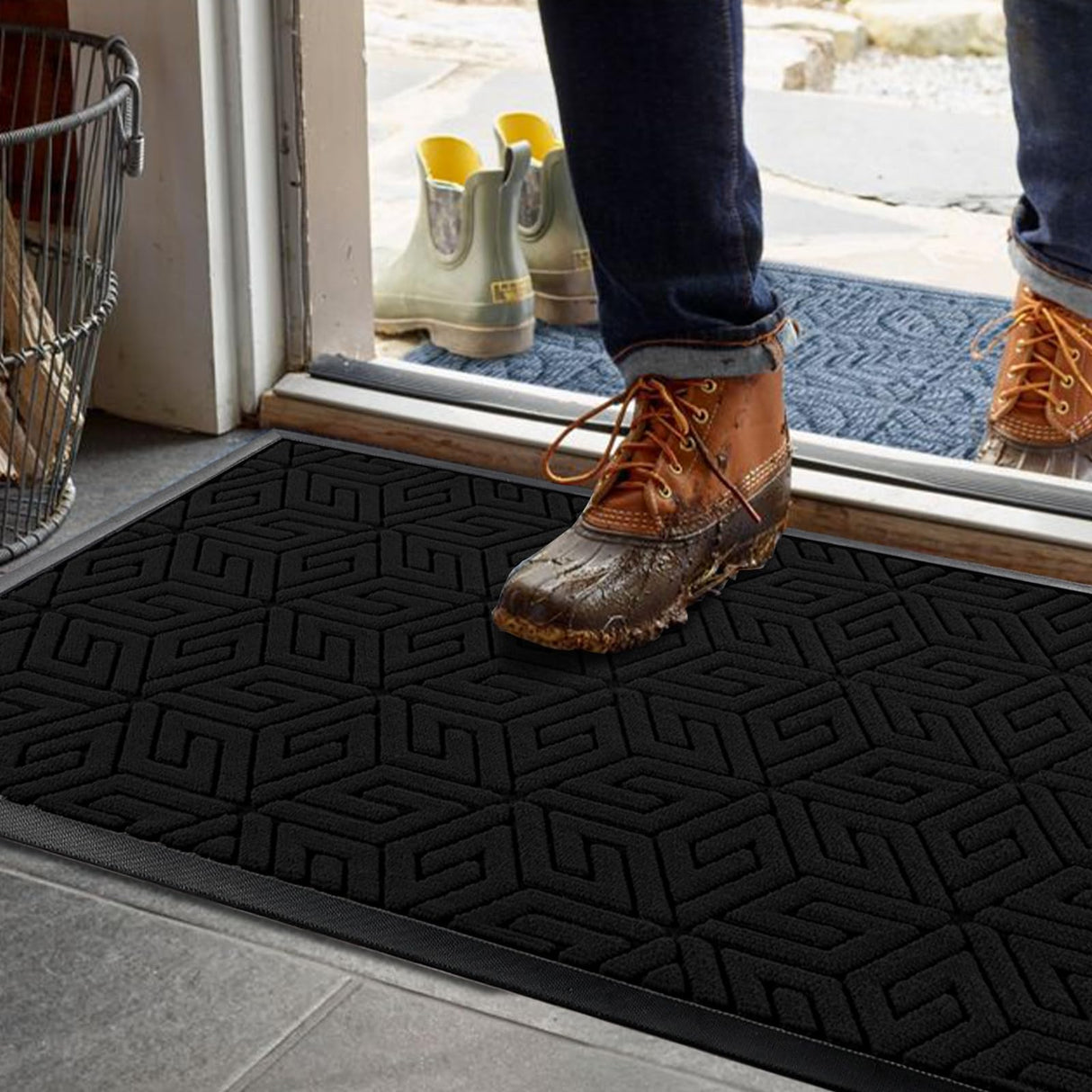 Yimobra Sturdy Front Entrance Door Mat, Heavy Duty Outdoor Indoor Doormat Entryway Floor Mat, Non Slip Rubber Backing, Easy Clean Shoe Scraper, Waterproof, Patio, Lawn, 17x29.5 Inch, Black Yimobra