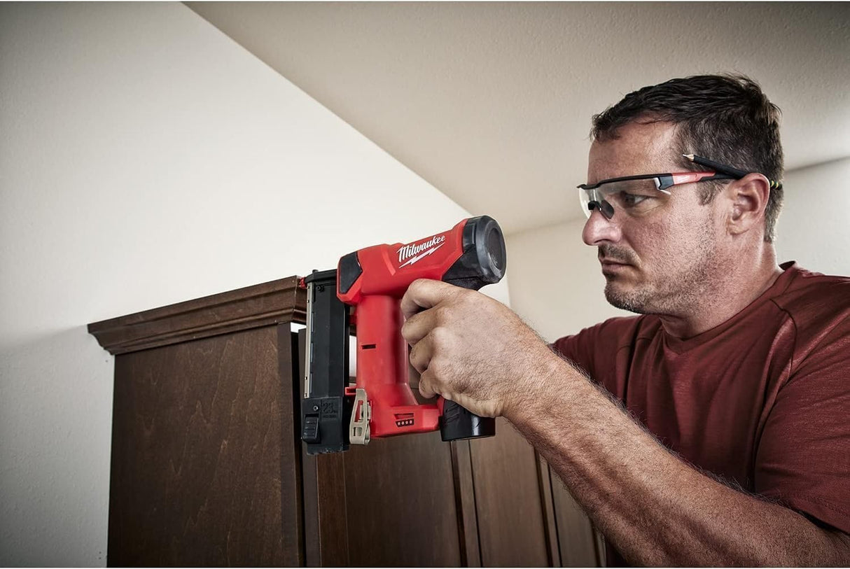 MILWAUKEE M12 23 Gauge PIN Nailer KIT (2540-21) Milwaukee