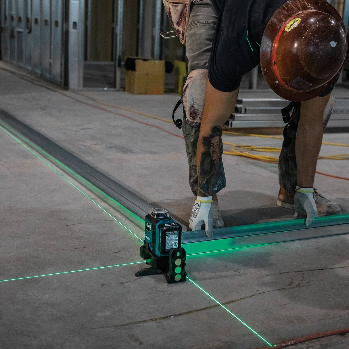 Makita SK700GDNAJ 12V max CXT® Lithium-Ion Cordless Self-Leveling 360° 3-Plane Green Laser Kit (2.0Ah), Class II, 510-530 nm, <2 mW Makita