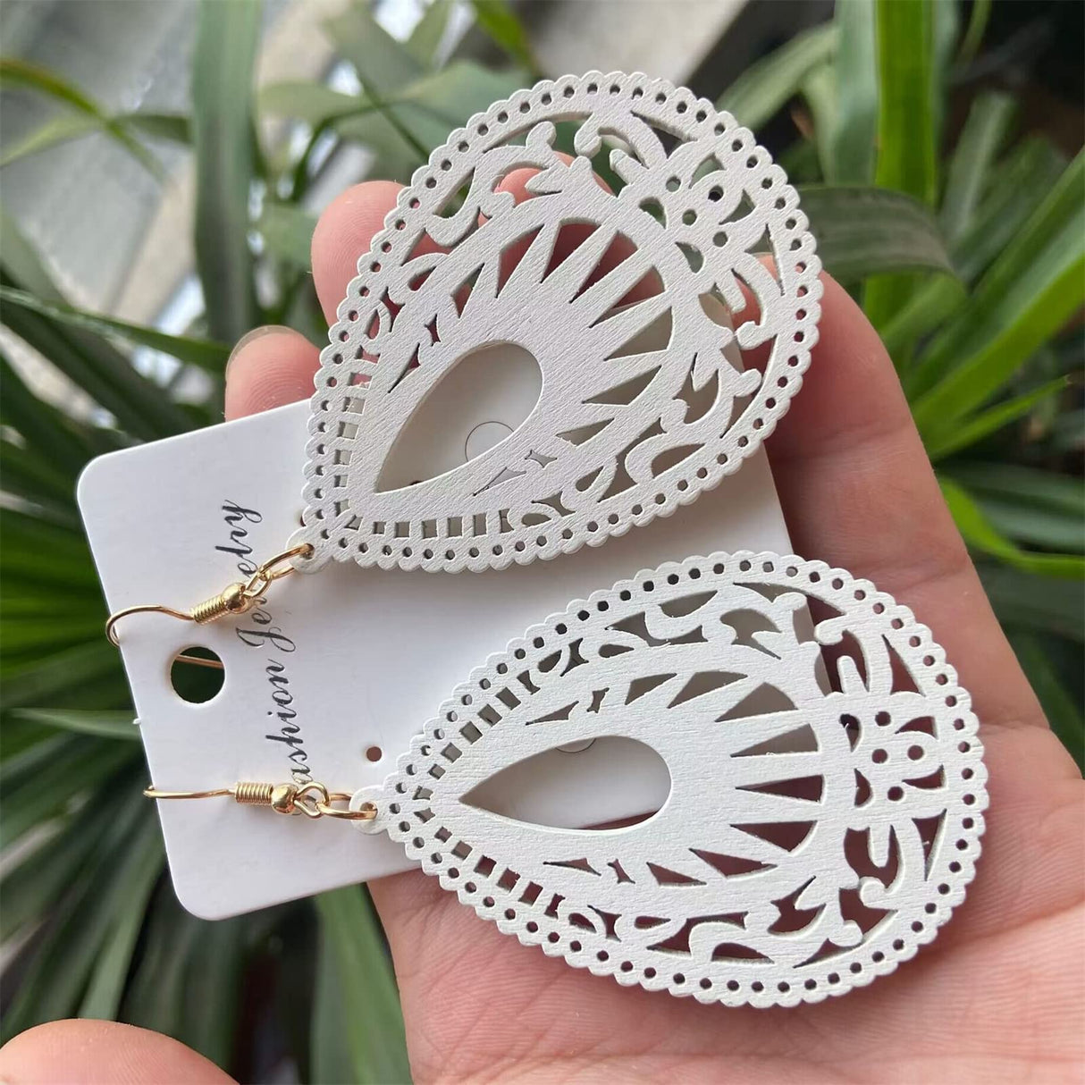 MALOYANVE Bohemian Wood Earrings for Women Handmade Natural Retro Lightweight Teardrop Geometric Hollow Wooden African Dangle Drop Geometric Statement Earrings Boho Vintage Ethnic (White) MALOYANVE