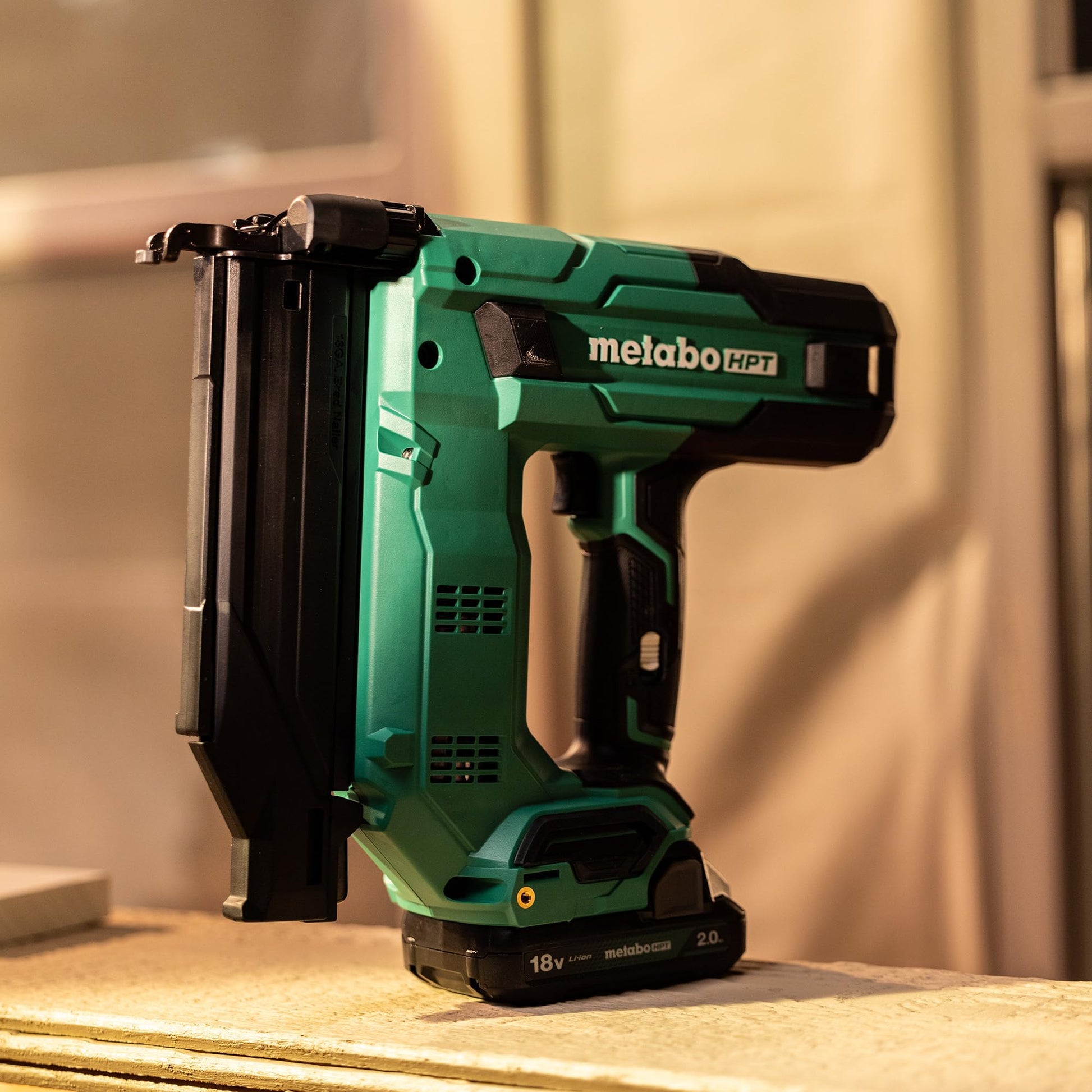 Metabo HPT 18V MultiVolt™ 18-Ga Compact Cordless Brad Nailer Kit, Includes 1-18V 2.0 Ah Battery, NT1850DG - WoodArtSupply