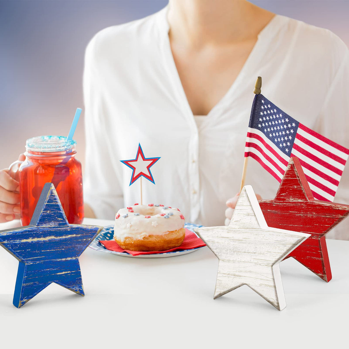 Whaline 4th of July Wooden Star Signs Patriotic Rustic Star Shape Tiered Tray Decor Red Blue White Wood Star Blocks Retro Freestanding Table Signs for Independence Day Farmhouse Home Decor, 3Pcs Whaline