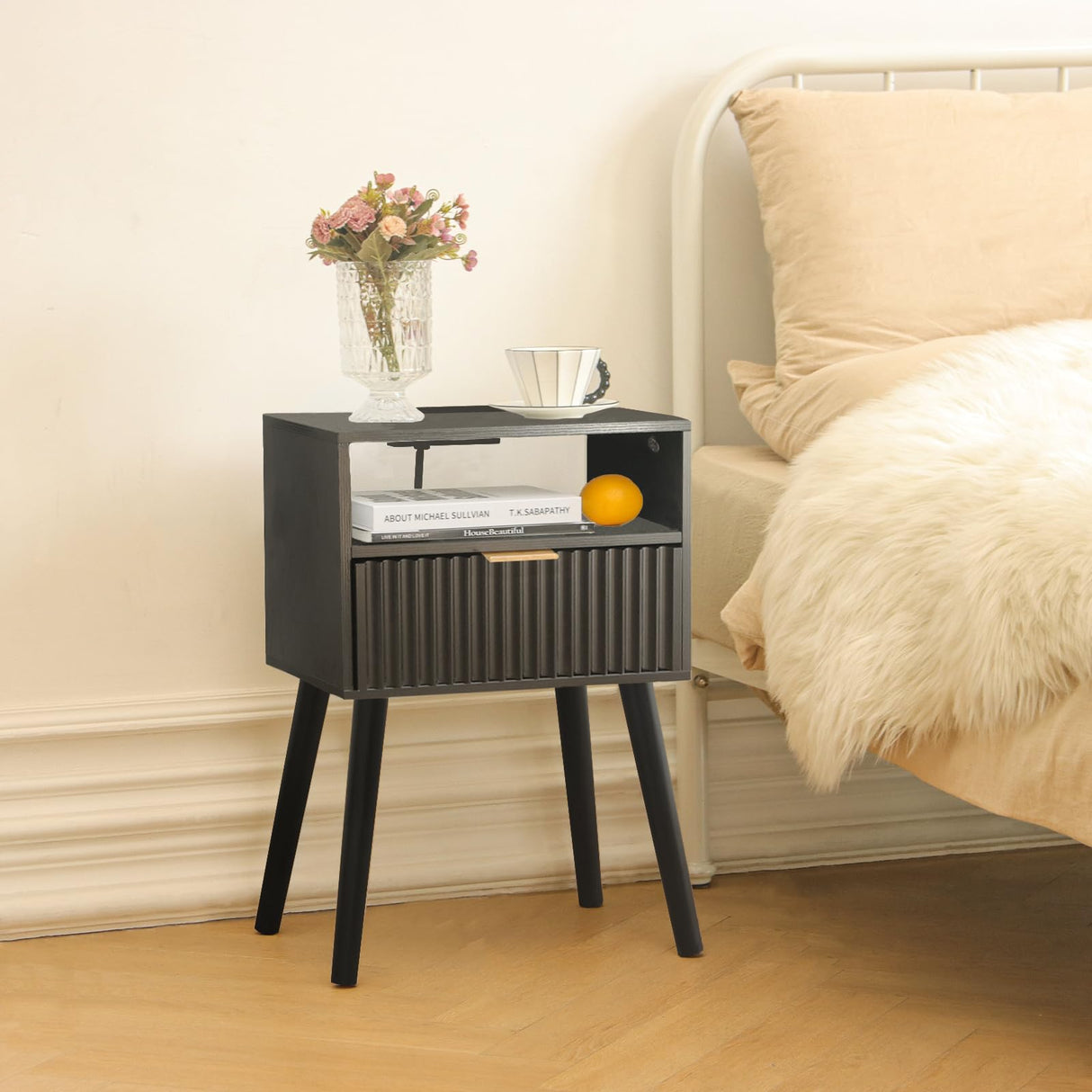 Fultyle Black Nightstand with Charging Station, Mid Cetury Modern Nightstand with Drawers, Fluted End Side Table Living Room for Bedroom and Small Space with Solid Wood (Black) Fultyle