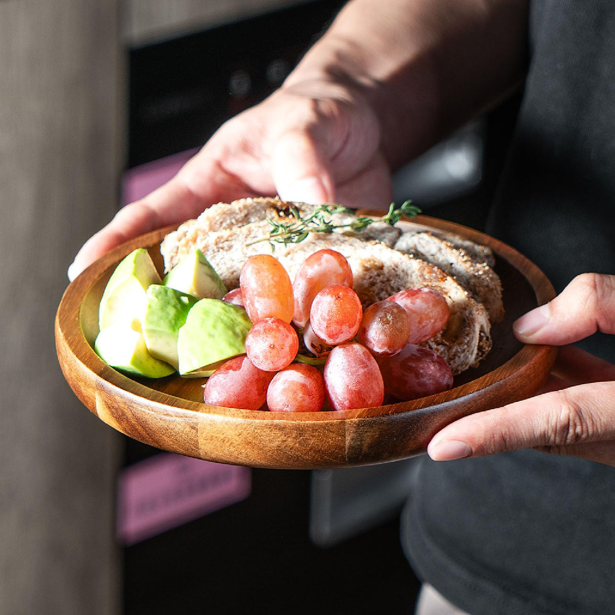 Kitchen Dinner Plate Set of 4, James.F 6.7” Small Round Acacia Wooden Serving Tray and Plates for Coffee, Tea, Snacks, Deserts, Appetizer, Wood Candle Holder Tray Home Decor, Table Centerpieces JF JAMES.F