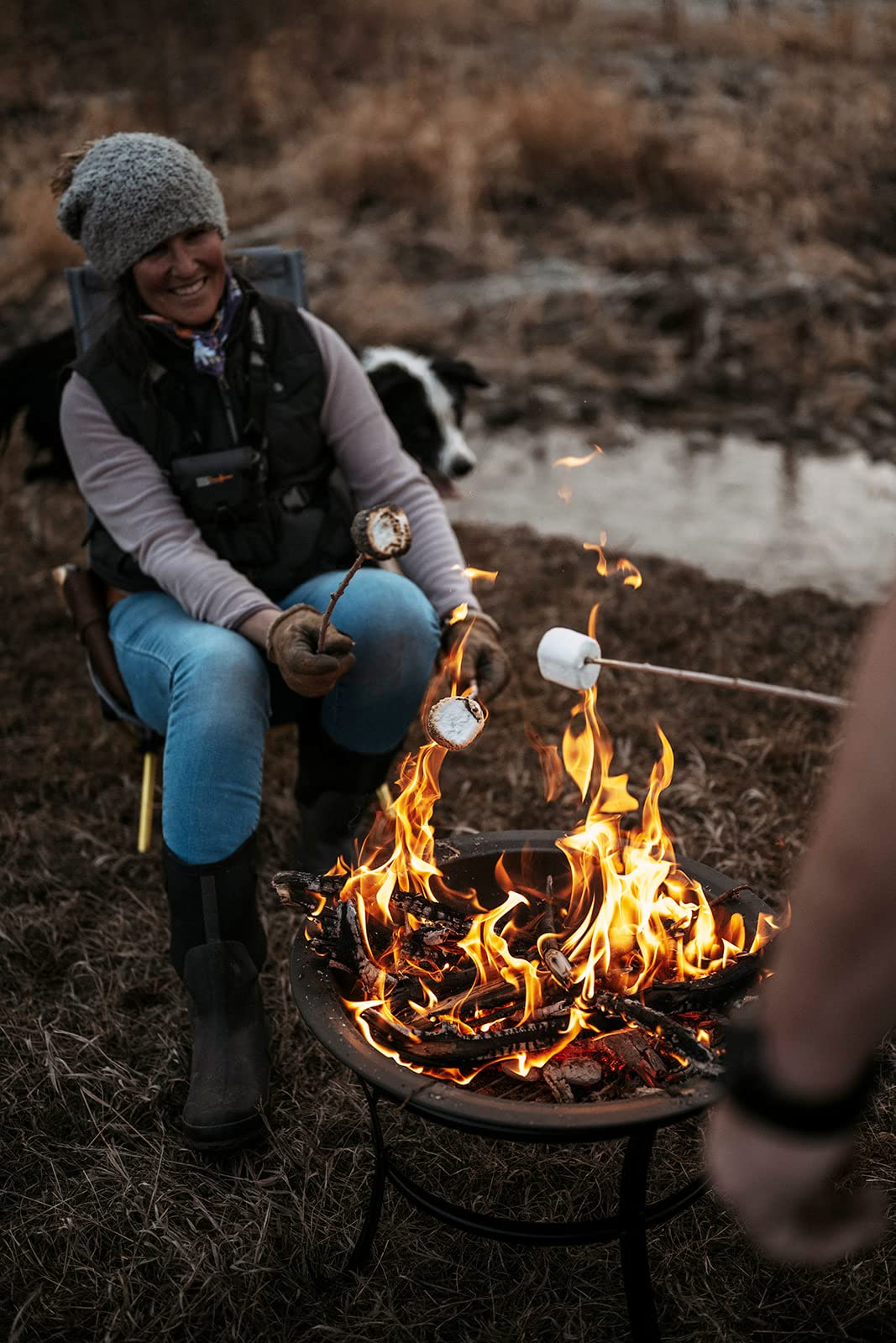 Gas One 22 in Outdoor– Wood Burning Fire Pit with Mesh Lid and Fire Picker – Durable Alloy Steel Fire Pits for Outside – Small Fire Pit for Backyard, Porch, Deck, Camping, BBQ Gas One