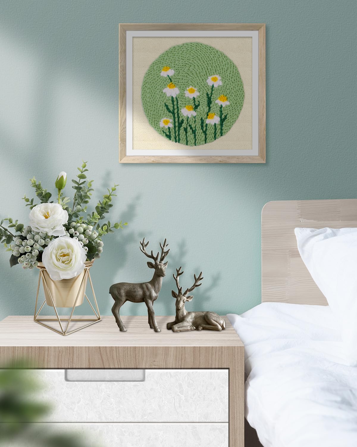 TINDTOP Punch Needle Kit, Daisy Punch Embroidery Kits for Adults Beginner, Tool with Punch Needle Fabric, Hoops, Yarns and Sewing Needles TINDTOP