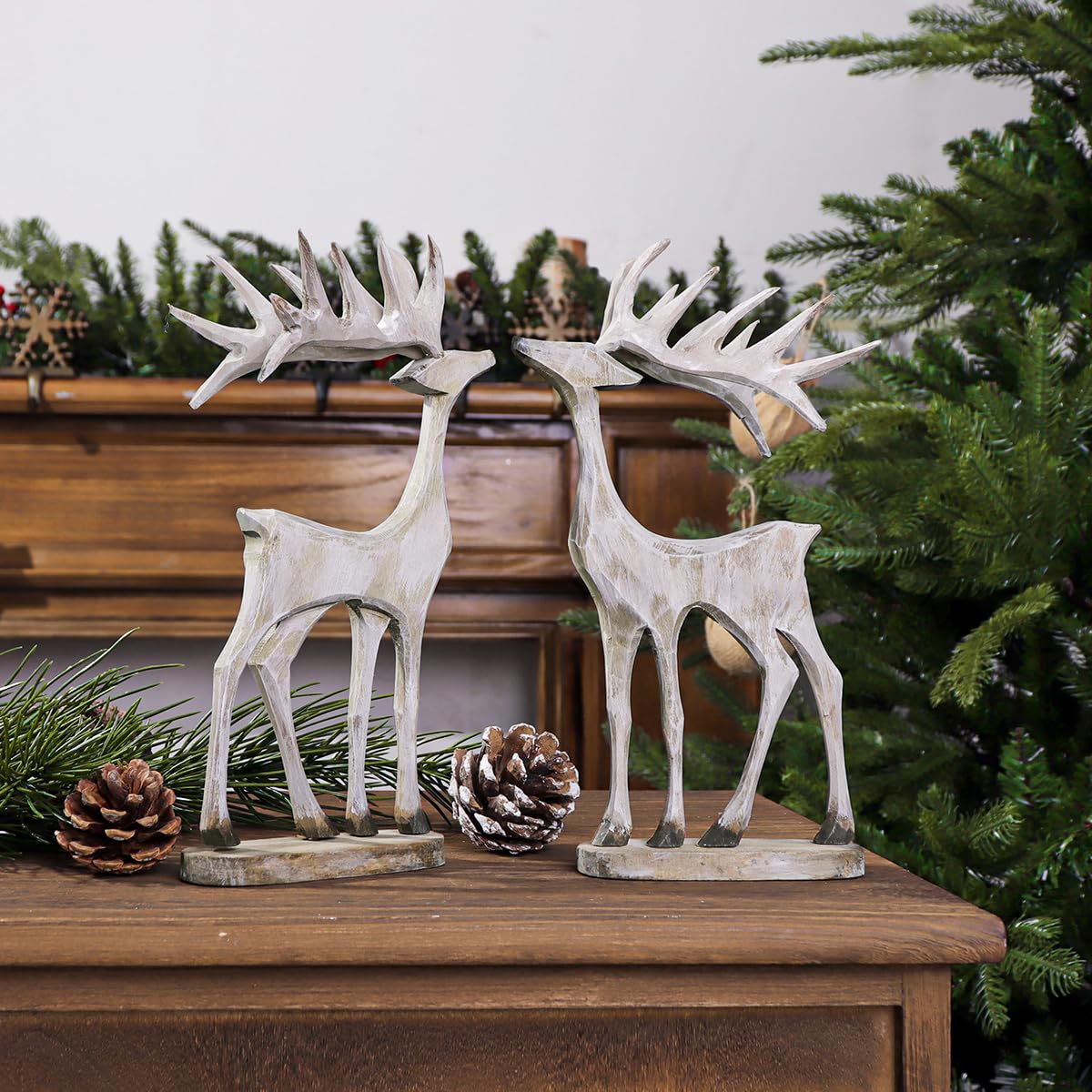 Pawliss Christmas Reindeer Decor, 2Pcs Christmas Reindeer Decor Hand Carved Birch Reindeer Wood Crafts, Deer Christmas Decor for Home Shelf Cabinet Table, Home Display, Tabletop