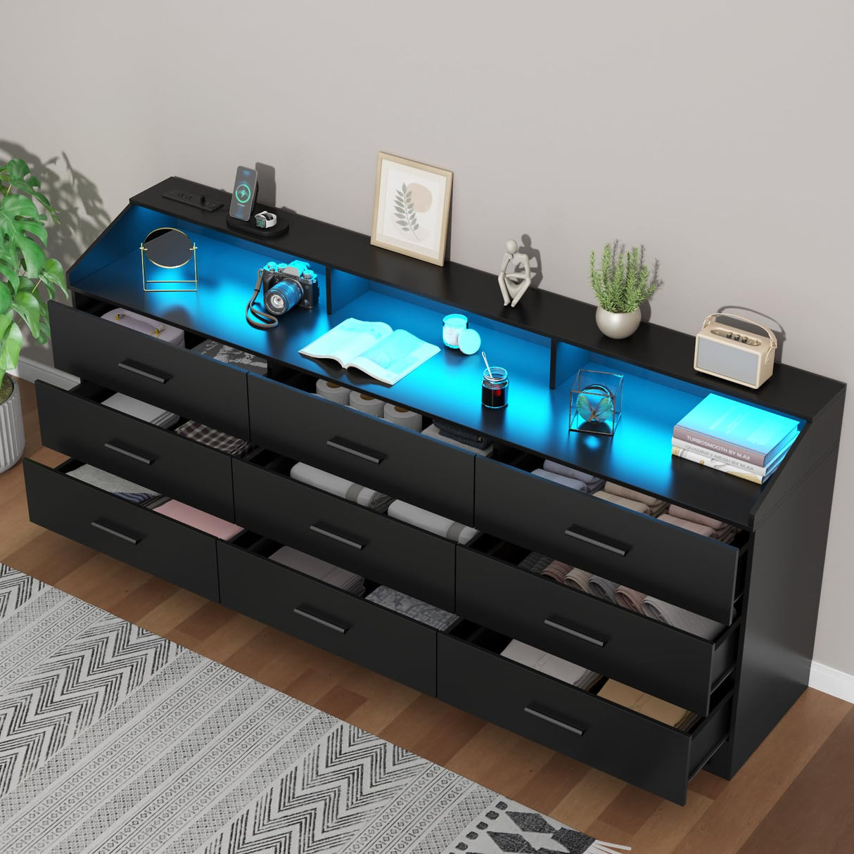 Gyfimoie 9 Drawers Dresser with Power Outlet, Black Dresser for Bedroom, Chest of Drawers with LED Light, Modern Dresser with Open Storage Cubby, Triple Wide Dresser Organizer for Living Room Gyfimoie