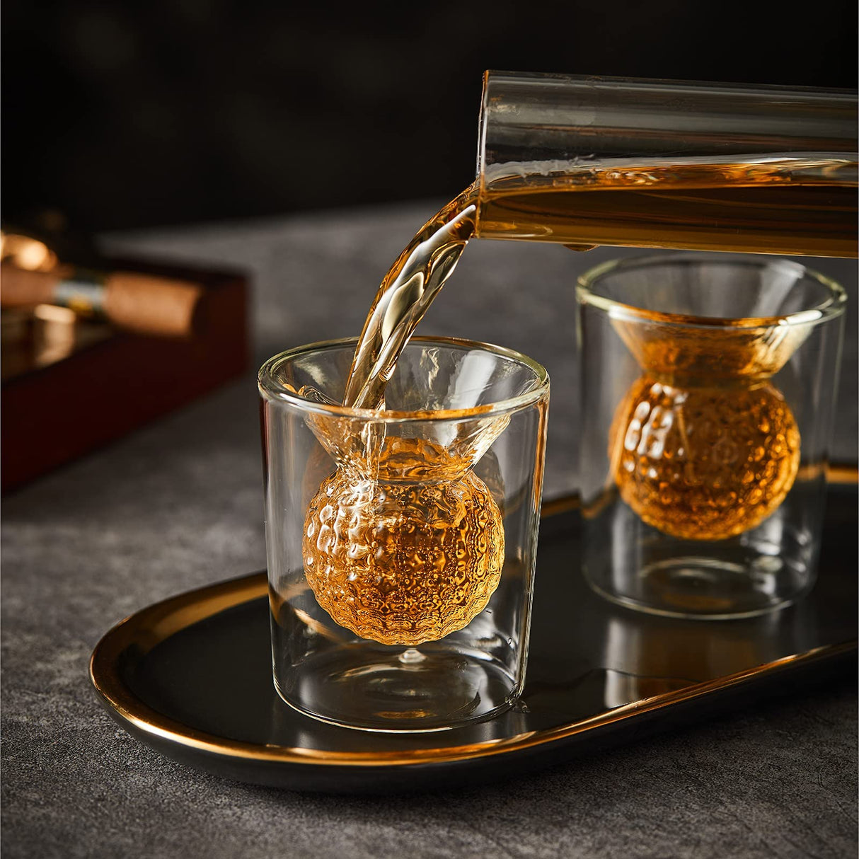 CRAFTGEN Golf Whiskey Decanter Set with 4 Golf Ball Shot Glasses, Unique Golf Accessories Gifts for Men, 750ml Glass Golf Themed Liquor Dispenser for Bourbon, Scotch, Vodka, Tequila CRAFTGEN