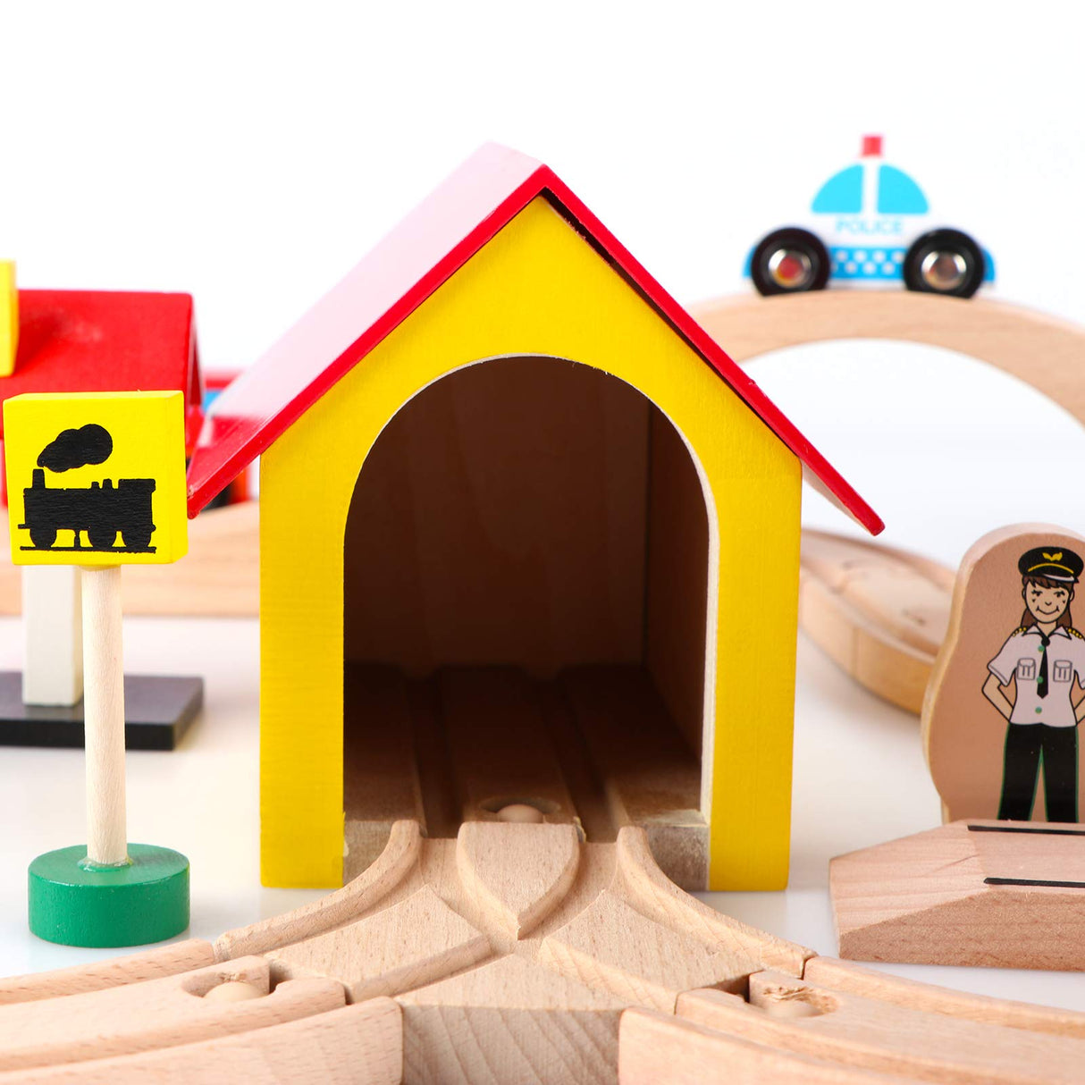 Qilay 69 PCS Wooden Train Set -Premium Wood Train Tracks & Trains Toys for Toddlers 3,4,5 Years Old, Expandable Train Toys Railway Kits for Girls Qilay