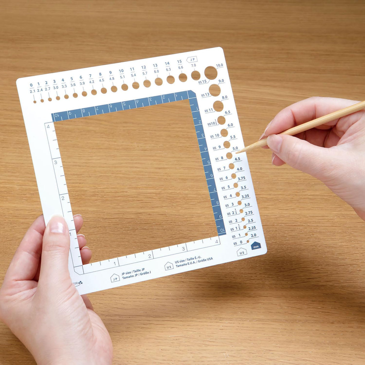 Clover Swatch Ruler & Needle Gauge, White Clover