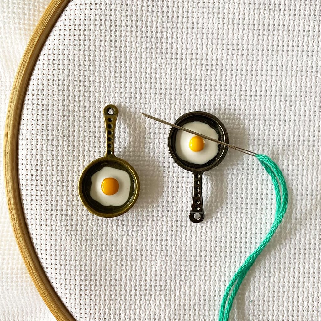 DPXWCCH Pack of 2 Frying Pan Needle Minders, Magnetic Needle Holder for Cross Stitch Embroidery Sewing Needlework Accessories DPXWCCH