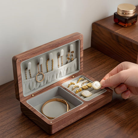 Vilarihor Small Wooden Jewelry Box, Vintage Delicate Walnut Wood Jewelry Case, Ideal Gift for Women Protable Travel Jewelry Organizer. Vilarihor