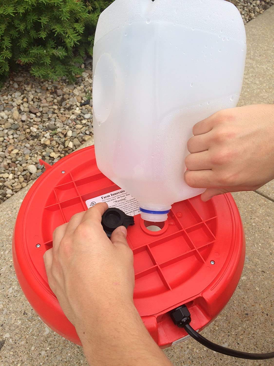 Farm Innovators Heated Chicken Waterer, Poultry Water Fountain, 3 Gallon Farm Innovators Inc.