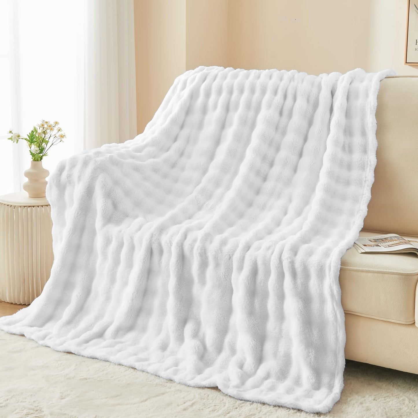 NEWCOSPLAY Throw Blanket for Couch White Super Soft Flannel Fleece 3D Bubble Lightweight Bed Blanket All Season Use (White, Throw(50"x60"))