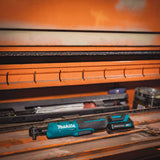 Makita RW01R1 12V max CXT® Lithium-Ion Cordless 3/8" / 1/4" Sq. Drive Ratchet Kit (2.0Ah) Makita