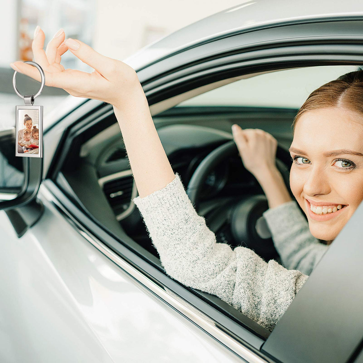 Chuangdi 12 Pieces Sublimation Blank Keychain Metal Heat Transfer Keychain Blank Board Key Rings for DIY Crafts Supplies, 3 Shapes Chuangdi