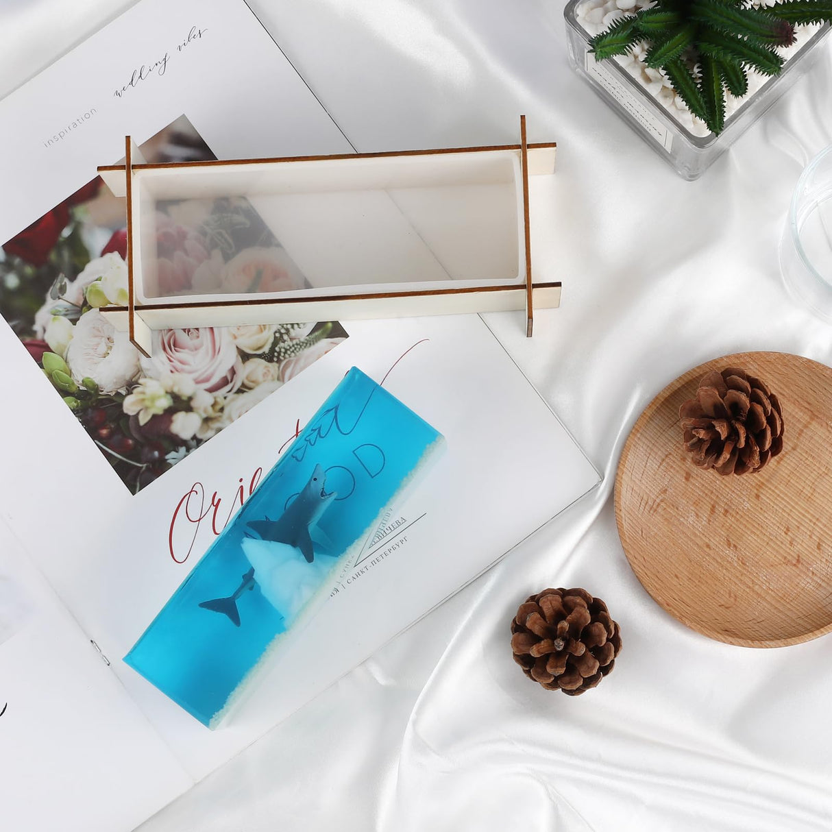 Large Resin Molds, Rectangle Silicone Molds for Epoxy Resin, 5 PCS Cuboid Resin Moulds with Wooden Support, Deep Casting Molds for Preserving Flowers, Insect Specimens, DIY Gifts, Furniture Decoration KISREL