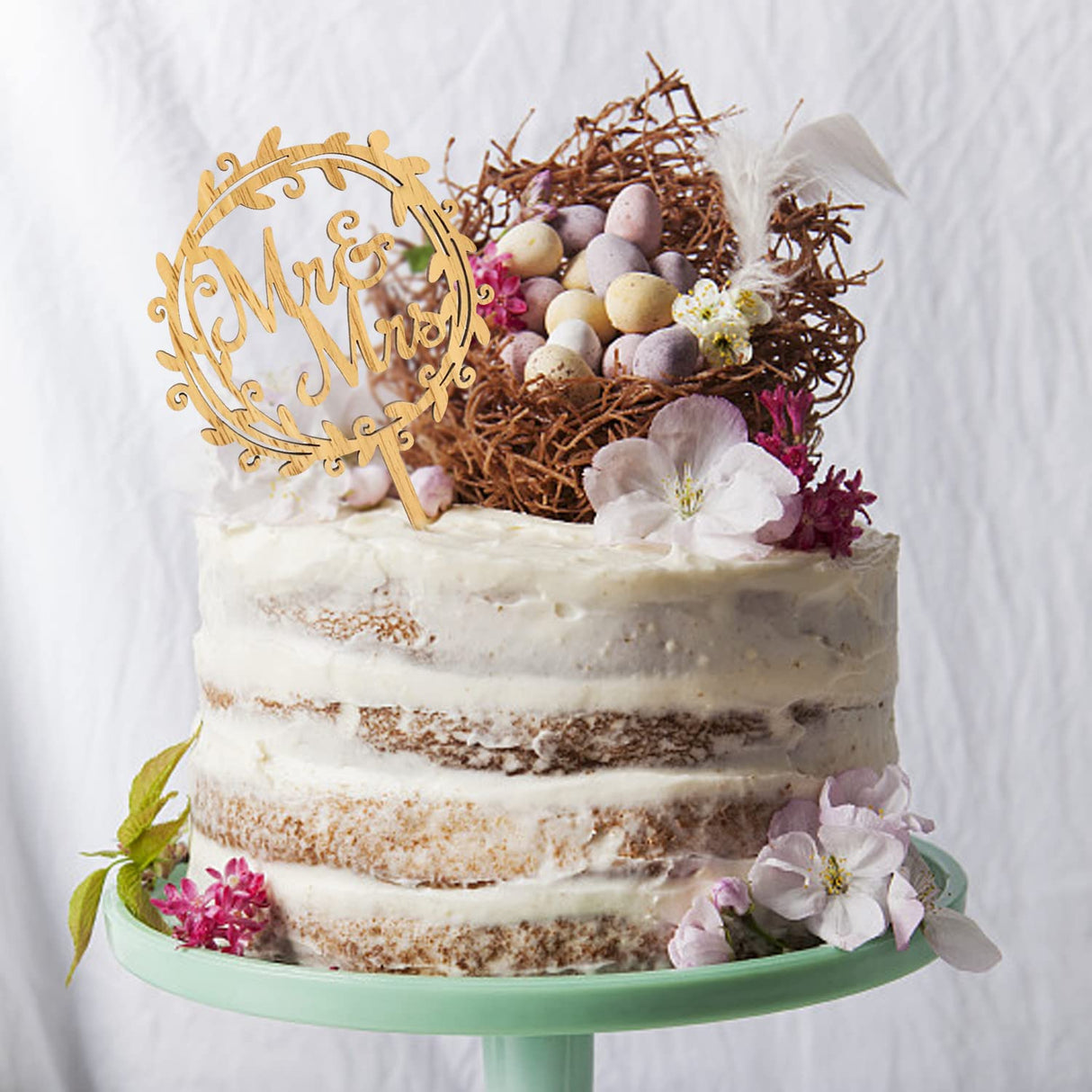 yueton Mr & Mrs Wooden Cake Topper, Chic Rustic Style Wedding Engagement Cake Topper, Mr and Mrs Wreath Cake Decoration, Wedding Anniversary Party Supplies - with a Gift Box yueton