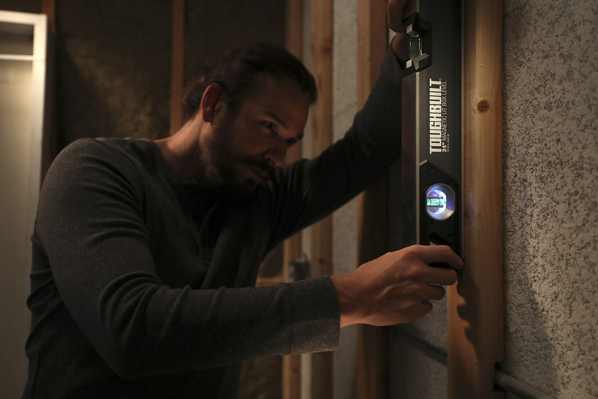 ToughBuilt - 24-in Lighted Magnetic Box Level, Digital Backlit Display, Shock Absorbing Endcaps, Powerful rare earth magnets provide superior holding strength - TB-H2-L-24LH-M ToughBuilt