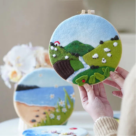 Wonafa DIY Wool Needle Felt Starter Kit, Beginner Needle Felt Kit with Wool Felt Bag, Felts Needles, Photo Frame, Foam Mat, Felts Cloth and Instructions for Home Decor, Art Crafts (K2) Wonafa