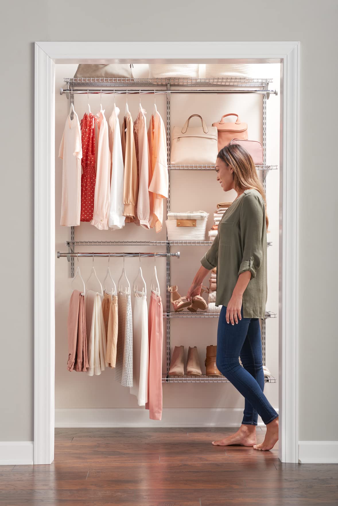 Rubbermaid Configurations Deluxe Custom Closet Kit, 4-8 Ft. Adjustable Metal Wire Shelving, Titanium Finish, Expandable Organization System, Hardware Included, for Home Closet/Pantry/Laundry/Mudroom Rubbermaid