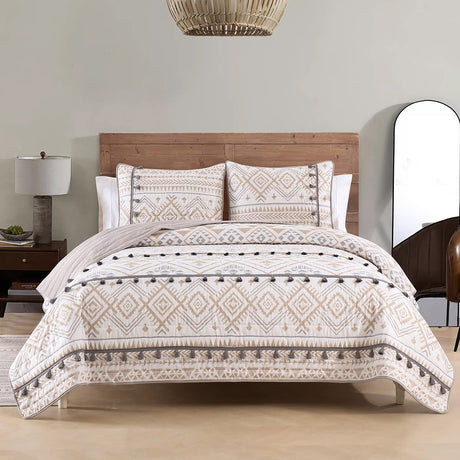 HORIMOTE HOME Boho Style Beige King Quilt Set with Tassle, Soft and Lightweight Bedspread for All Season, Full Size Bed Coverlet with 2 Matching Pillow Shams (3 Piece) HORIMOTE HOME