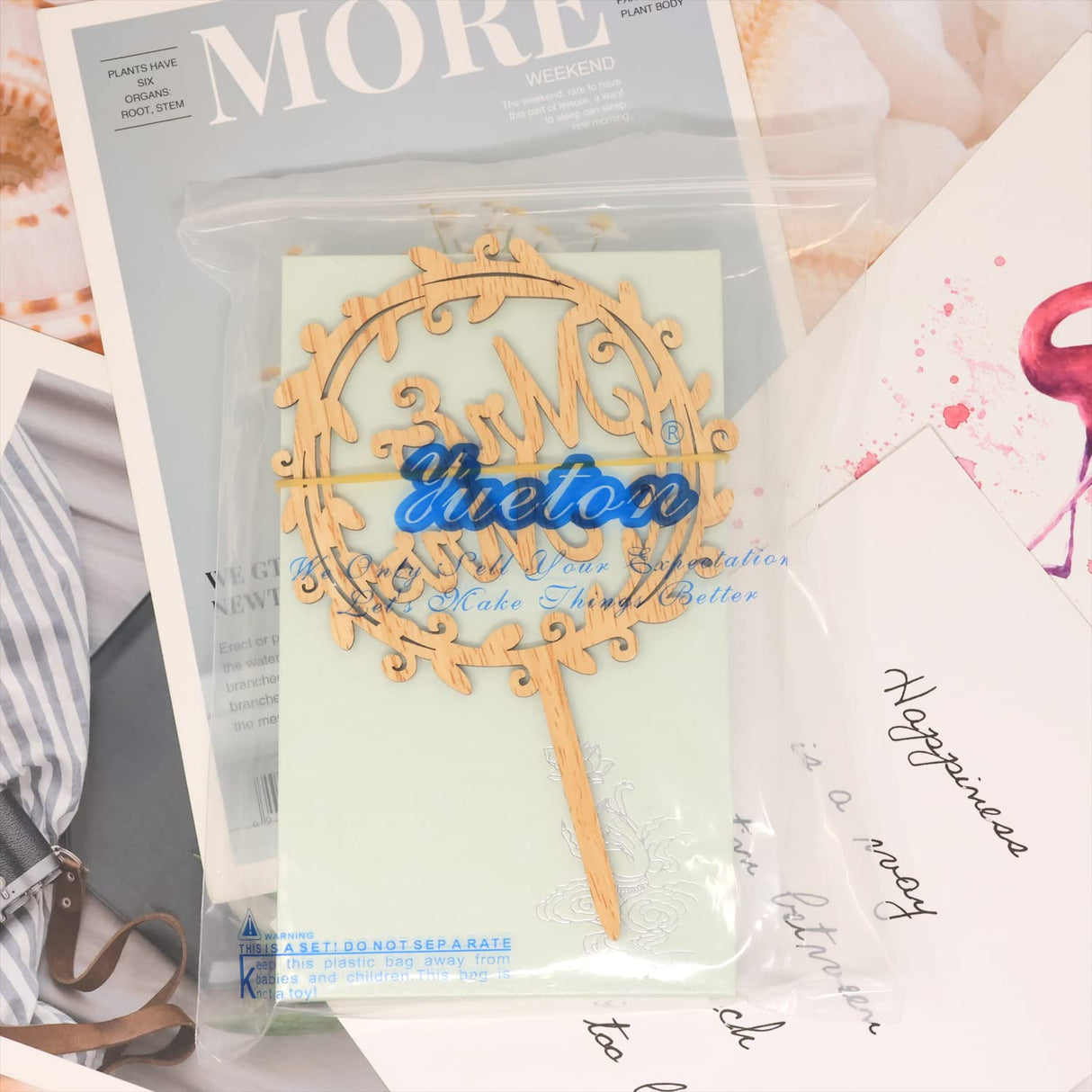 yueton Mr & Mrs Wooden Cake Topper, Chic Rustic Style Wedding Engagement Cake Topper, Mr and Mrs Wreath Cake Decoration, Wedding Anniversary Party Supplies - with a Gift Box yueton